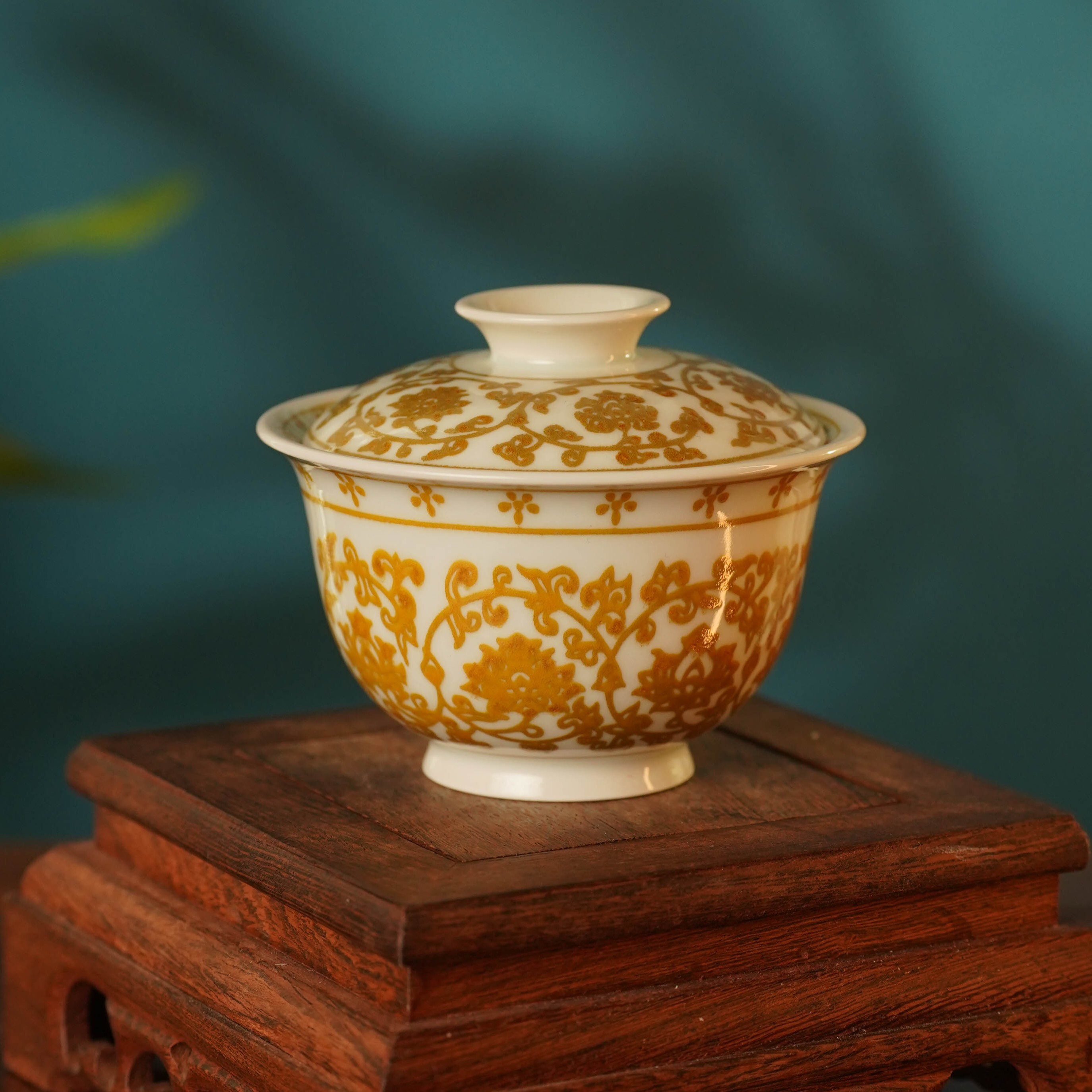 【觀文】余洪亮柴窑150ml釉里金缠枝莲盖碗纯手工手绘景德镇青花瓷