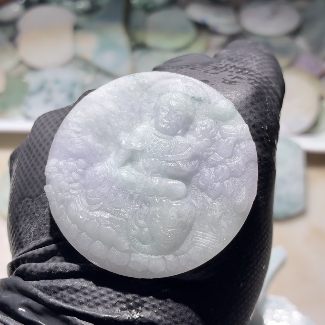 翡翠未镶嵌颈饰边角料