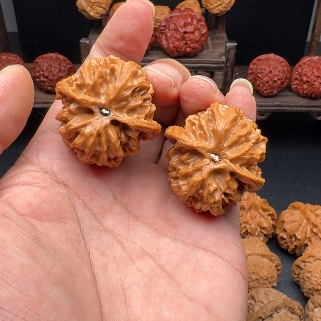 文玩核桃吊坠苹果园38