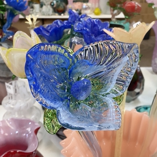 琉璃花瓶高48厘米宽6厘米