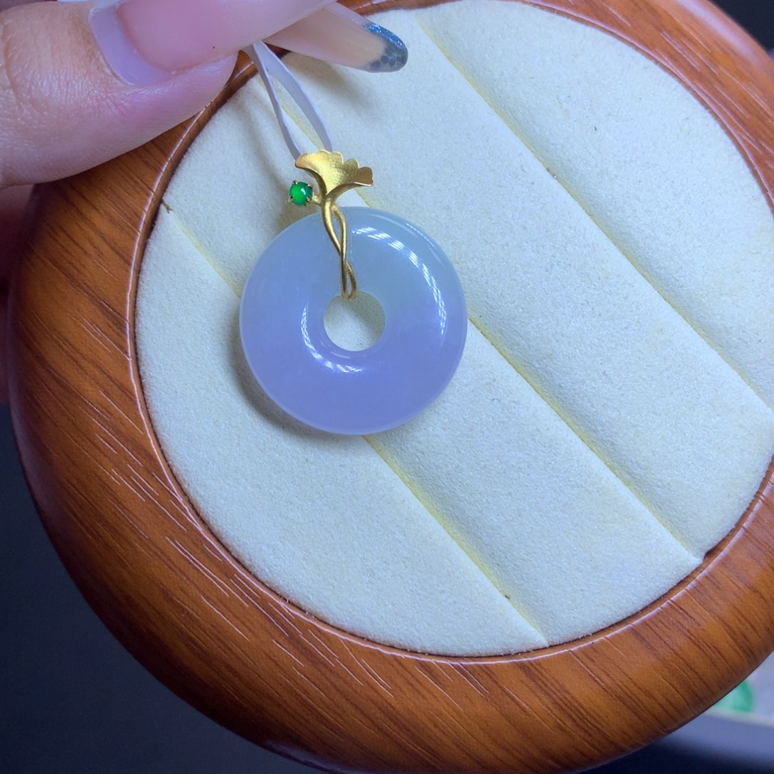 颈饰18K金镶嵌翡翠天然