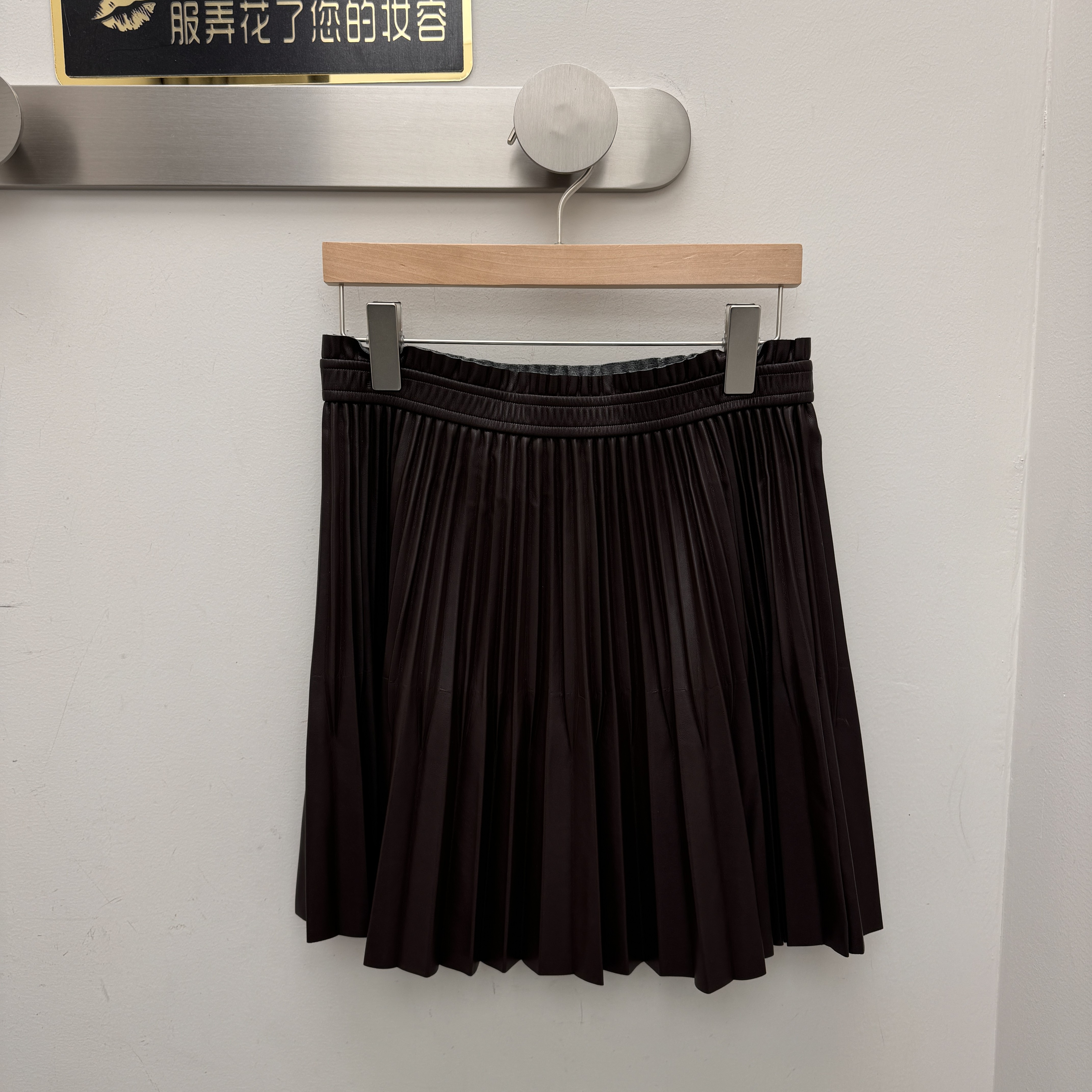 高腰时尚蛋白皮百褶半身裙女冬款小个子a字短裙Q10436