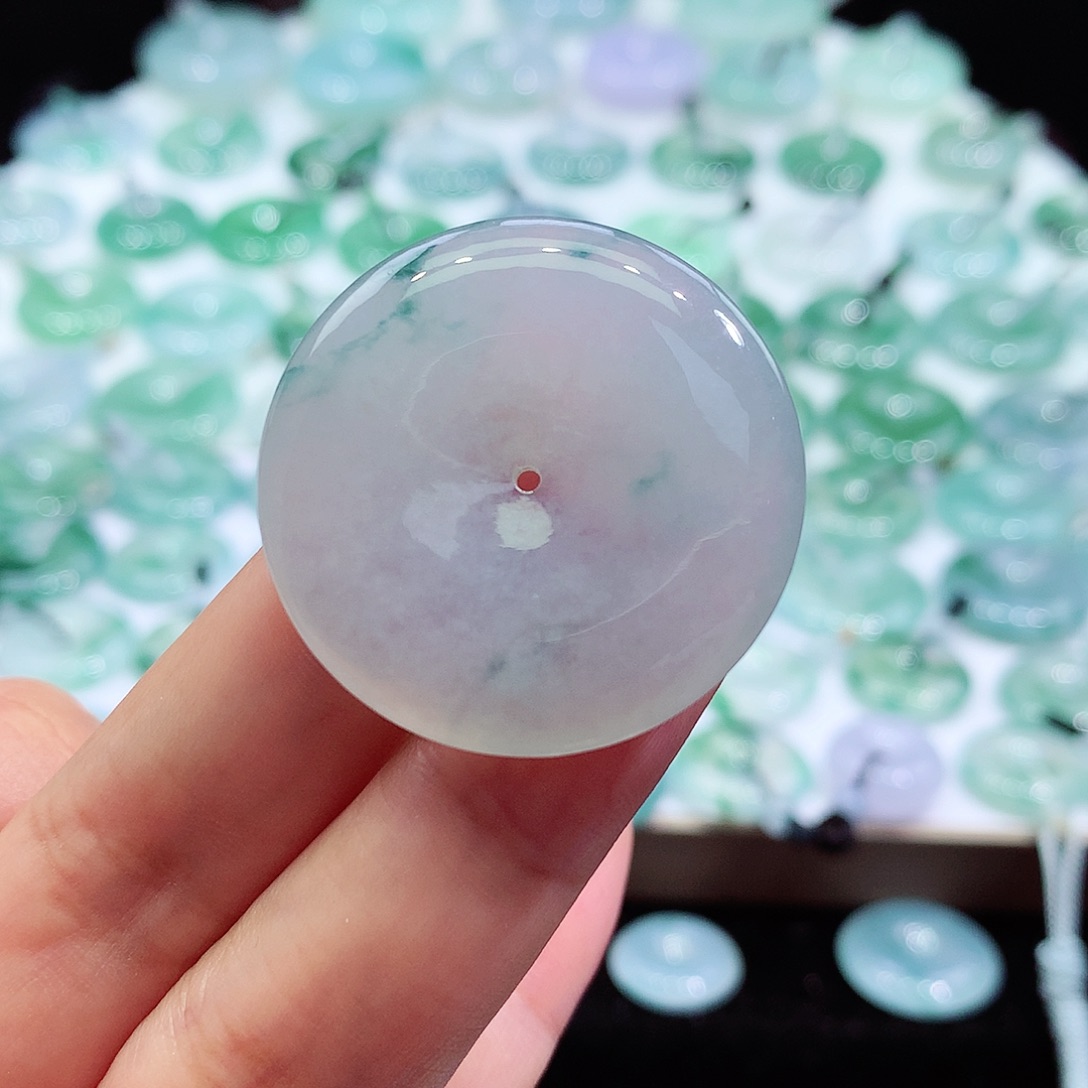 颈饰足铂镶嵌翡翠34.2