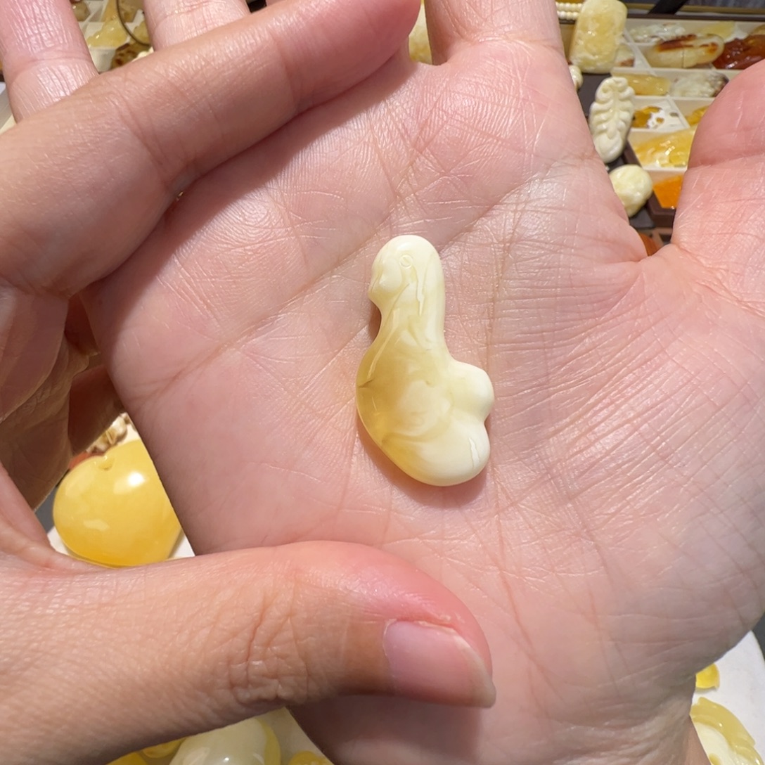 琥珀未镶嵌裸石蜜蜡