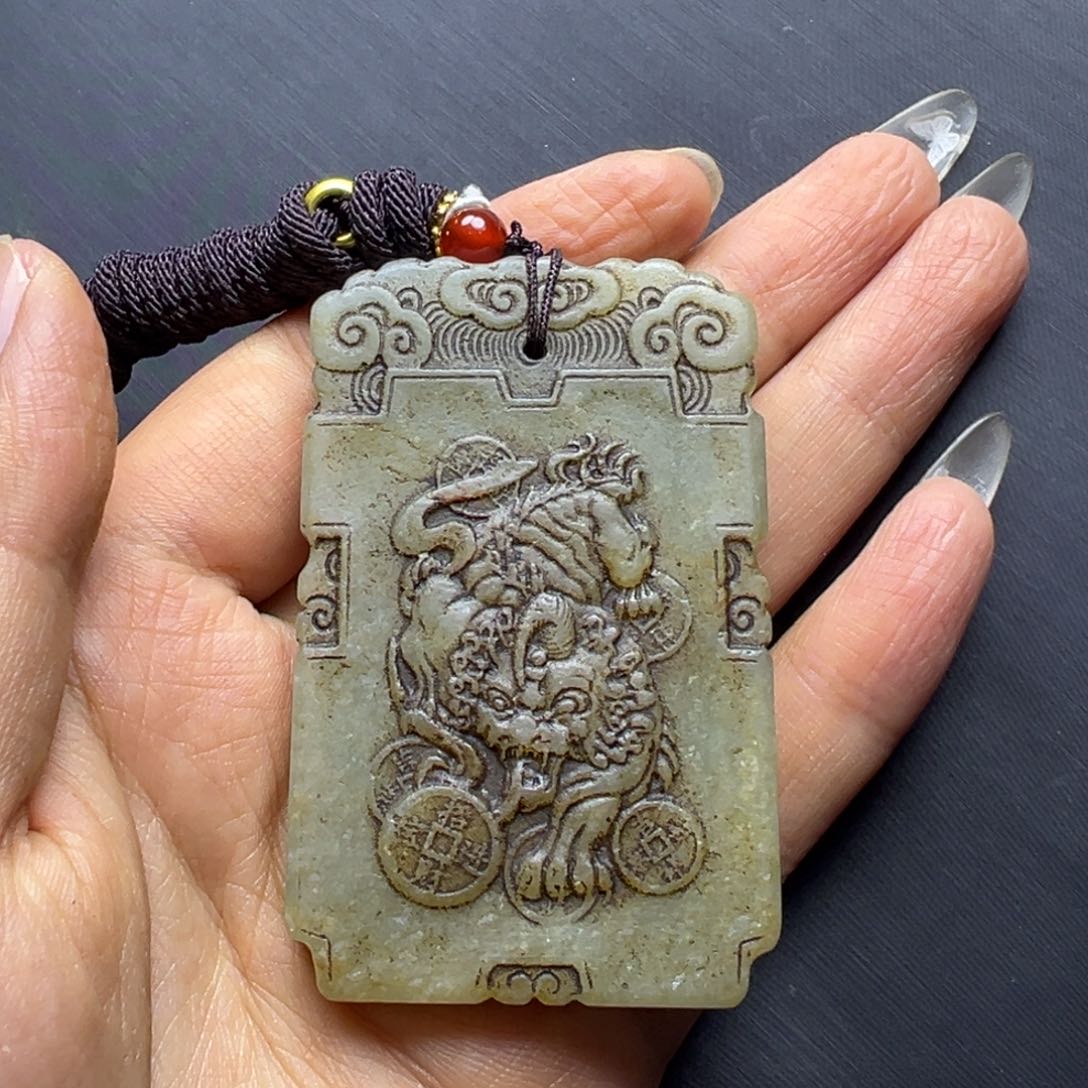 和田玉未镶嵌挂件军**亮