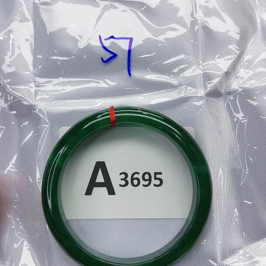 翡翠手镯未镶嵌多样性