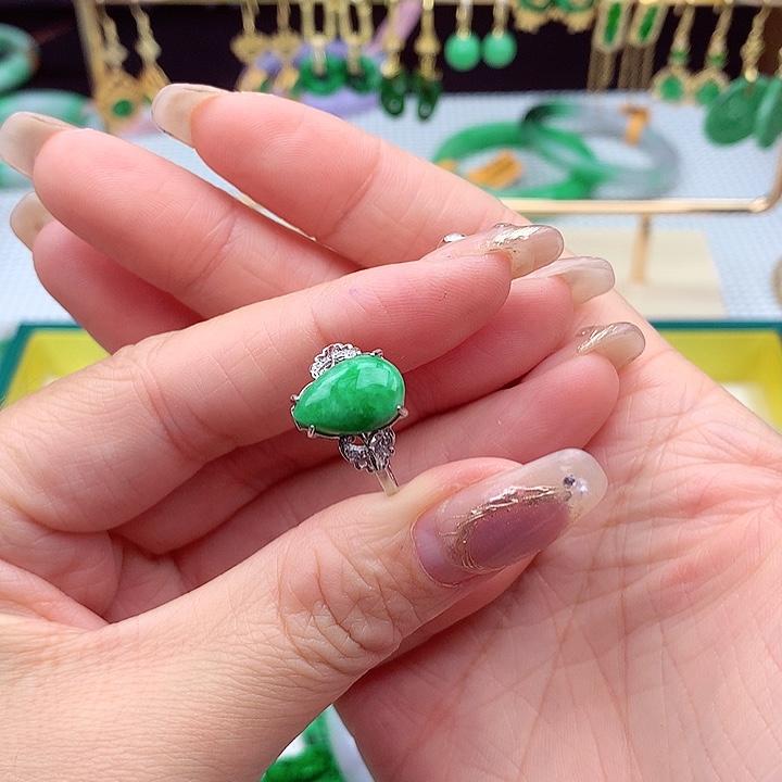 翡翠颈饰银S925镶嵌翡翠