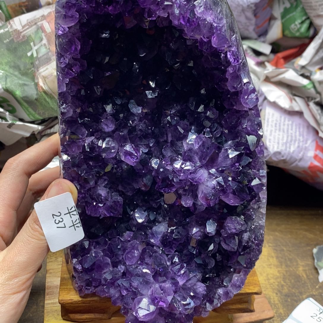 紫晶乌拉圭未镶嵌