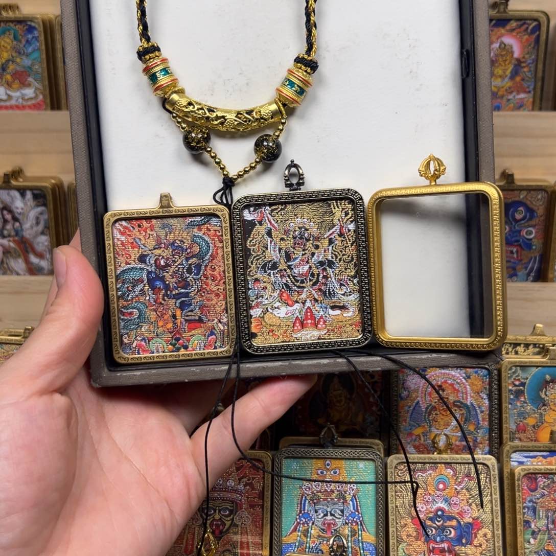 吊坠大黑天黑财神双面铜壳唐卡