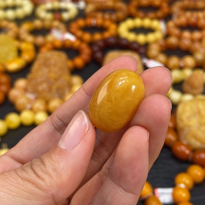 琥珀裸石未镶嵌蜜蜡