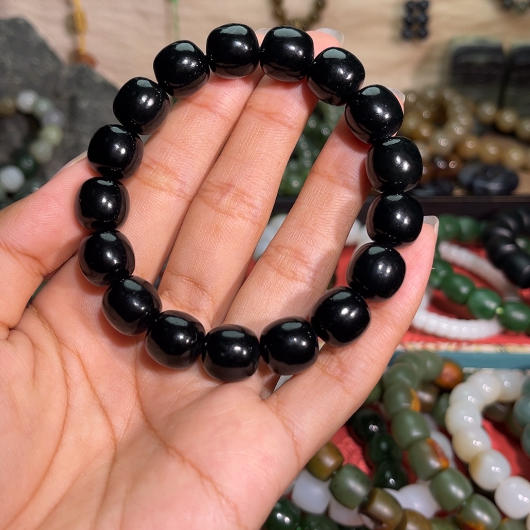 滴***哥未镶嵌手链和田玉