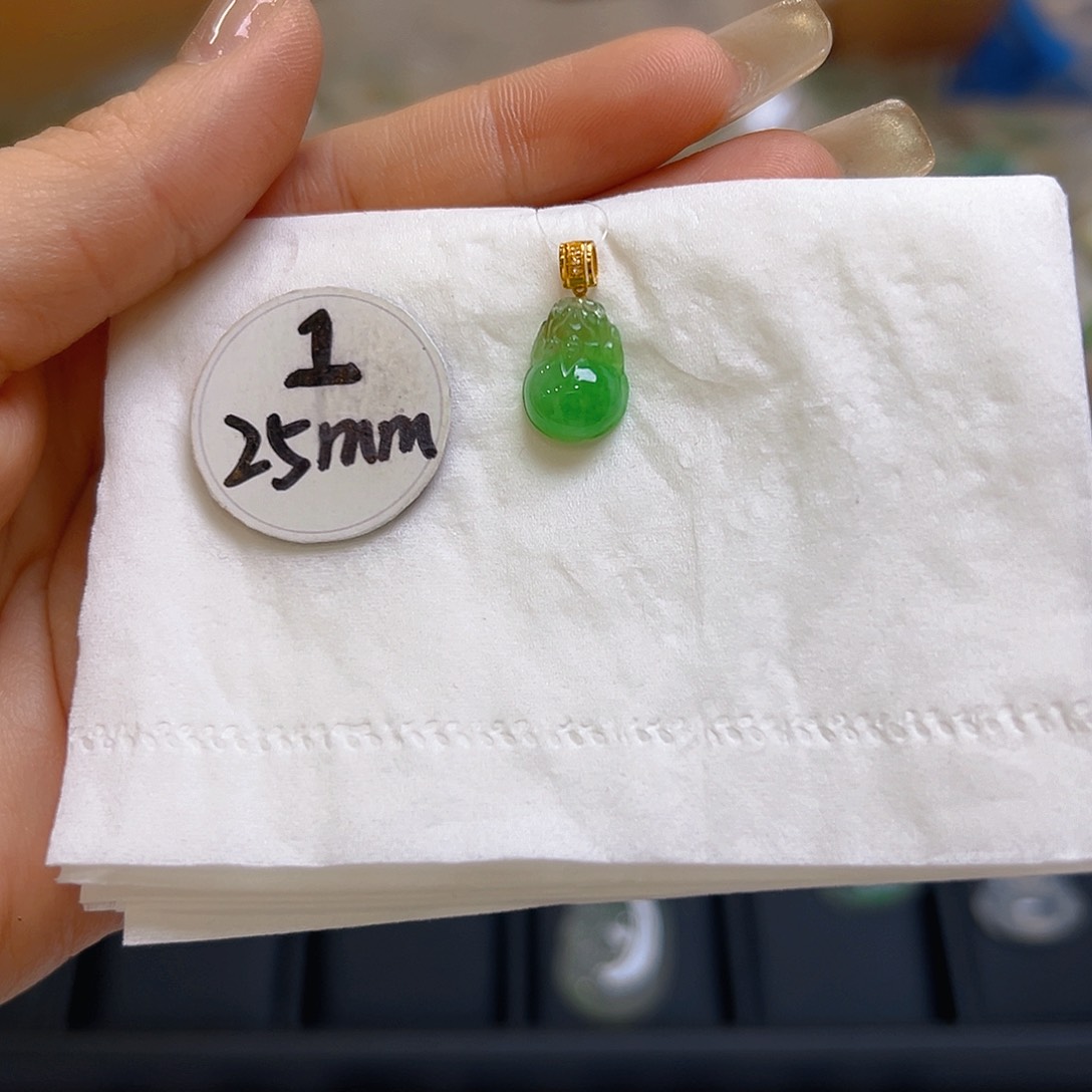 翡翠颈饰18K金镶嵌翡翠