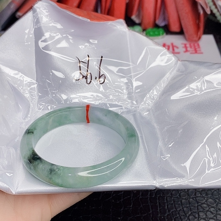 翡翠手镯未镶嵌一图一物实物为准