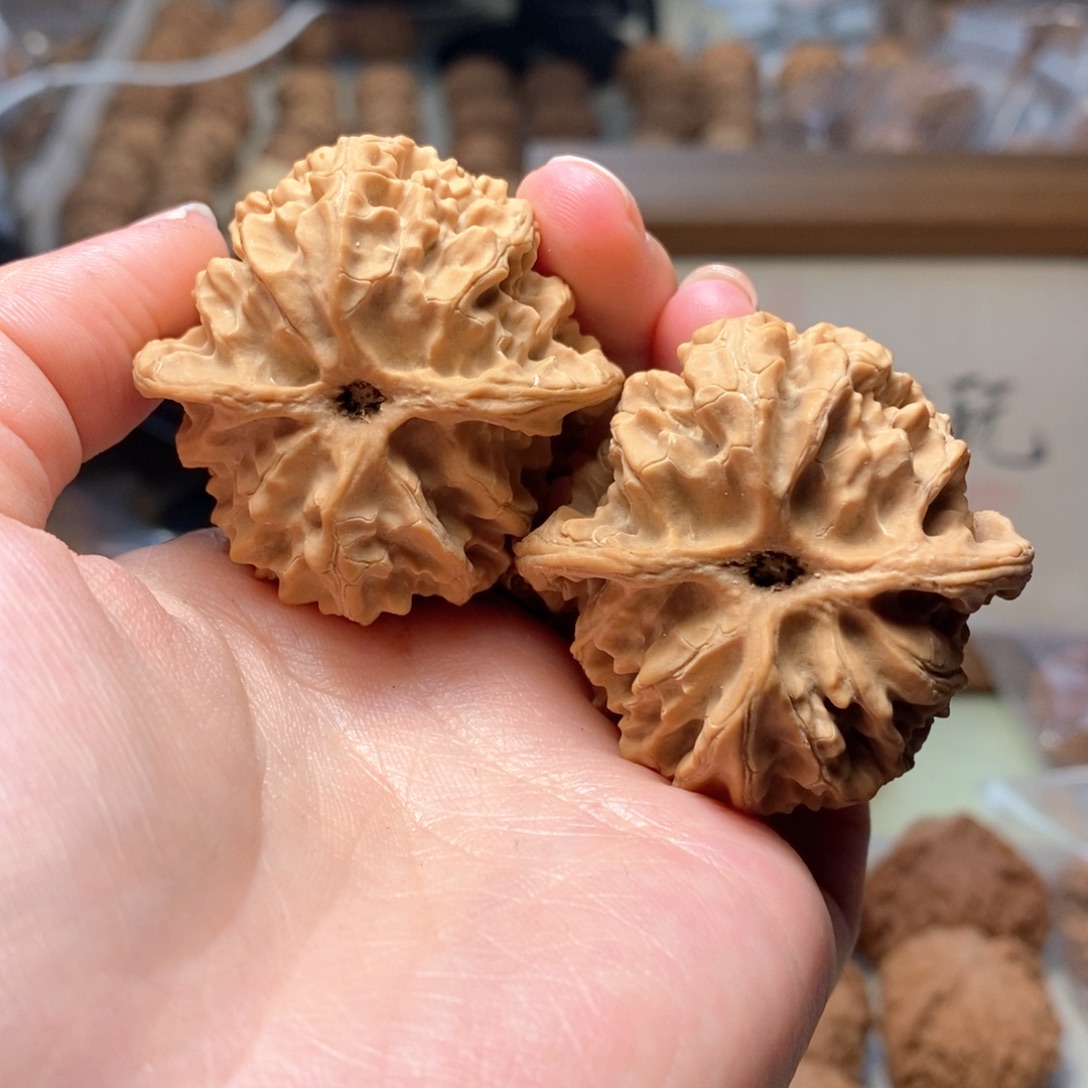 忍***哥把件文玩核桃1111111111111111