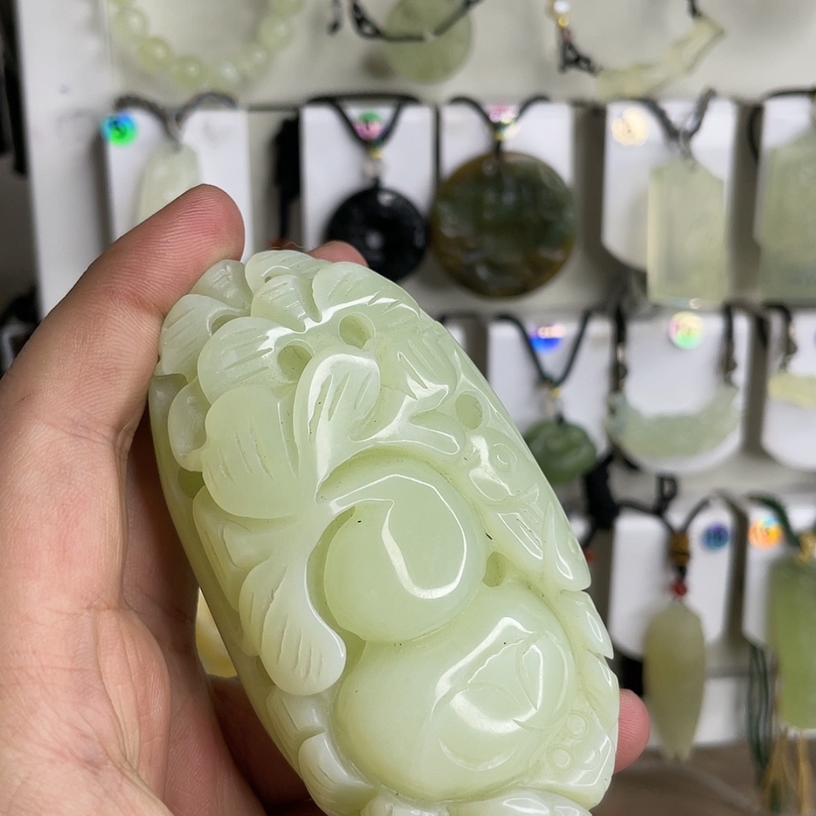 【闪购商品】岫玉颈饰未镶嵌手把葫芦