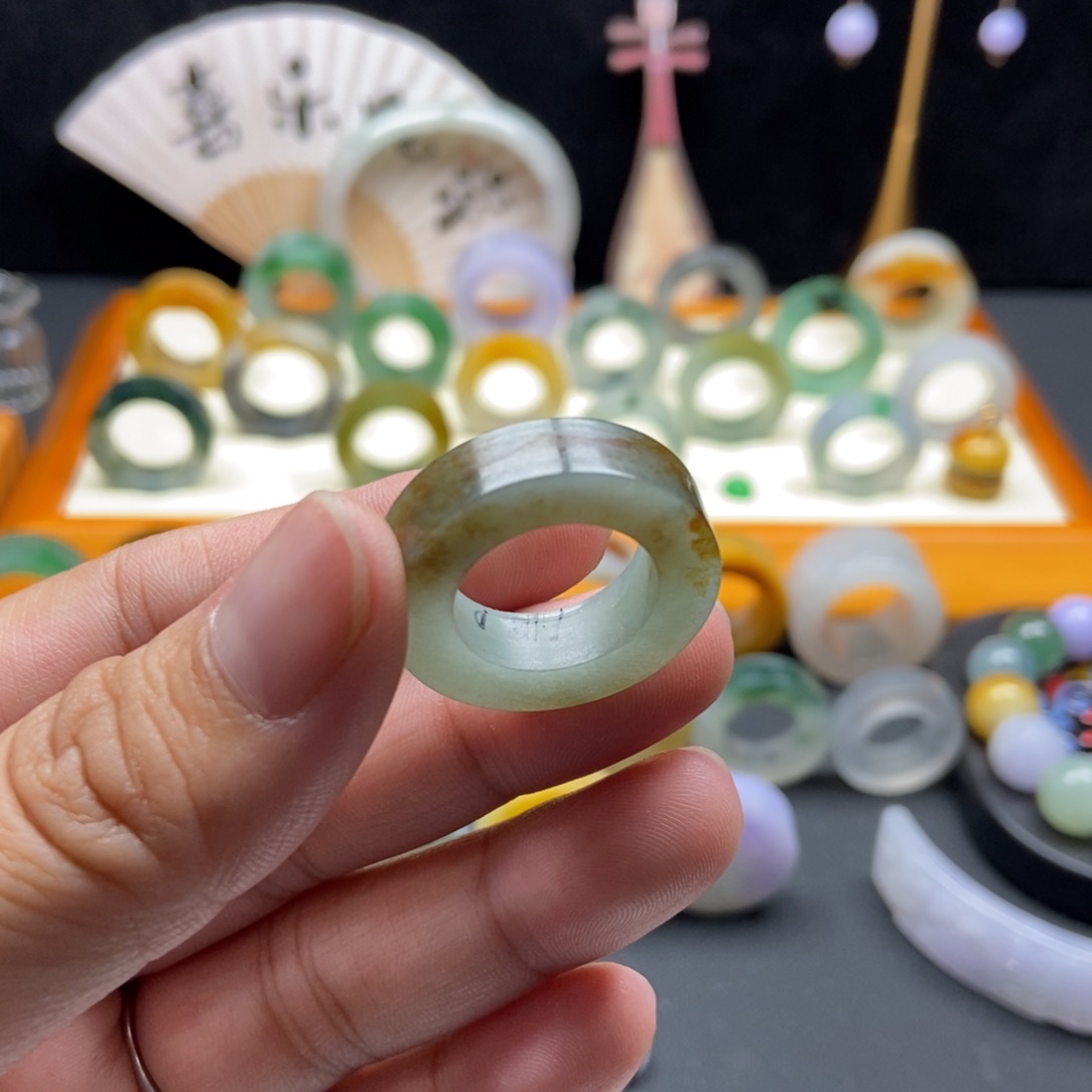 定制翡翠戒圈10-16号有纹未镶嵌