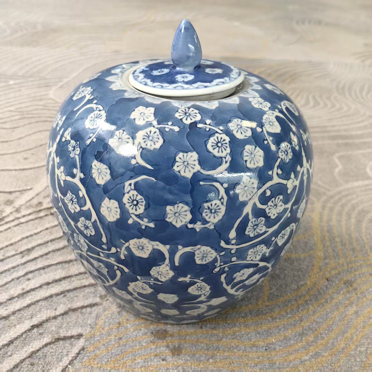 A25青花冰梅西瓜罐