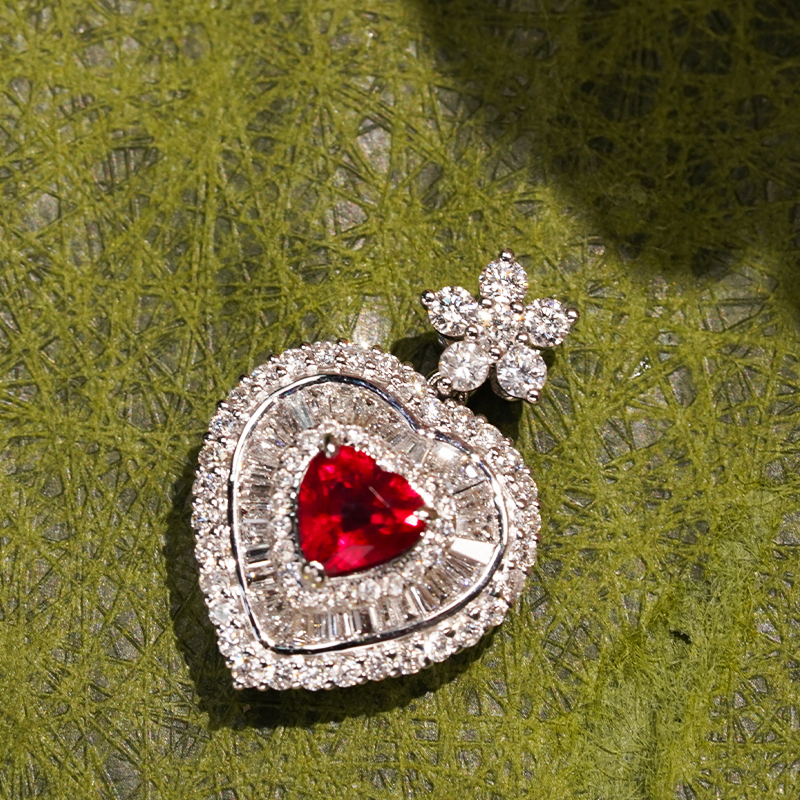 18k金红宝石最钻石“花心”珠光宝气设计款戒指hd12