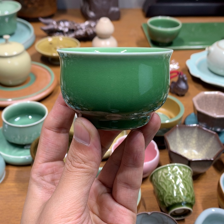 龙泉青瓷梅子青主人杯