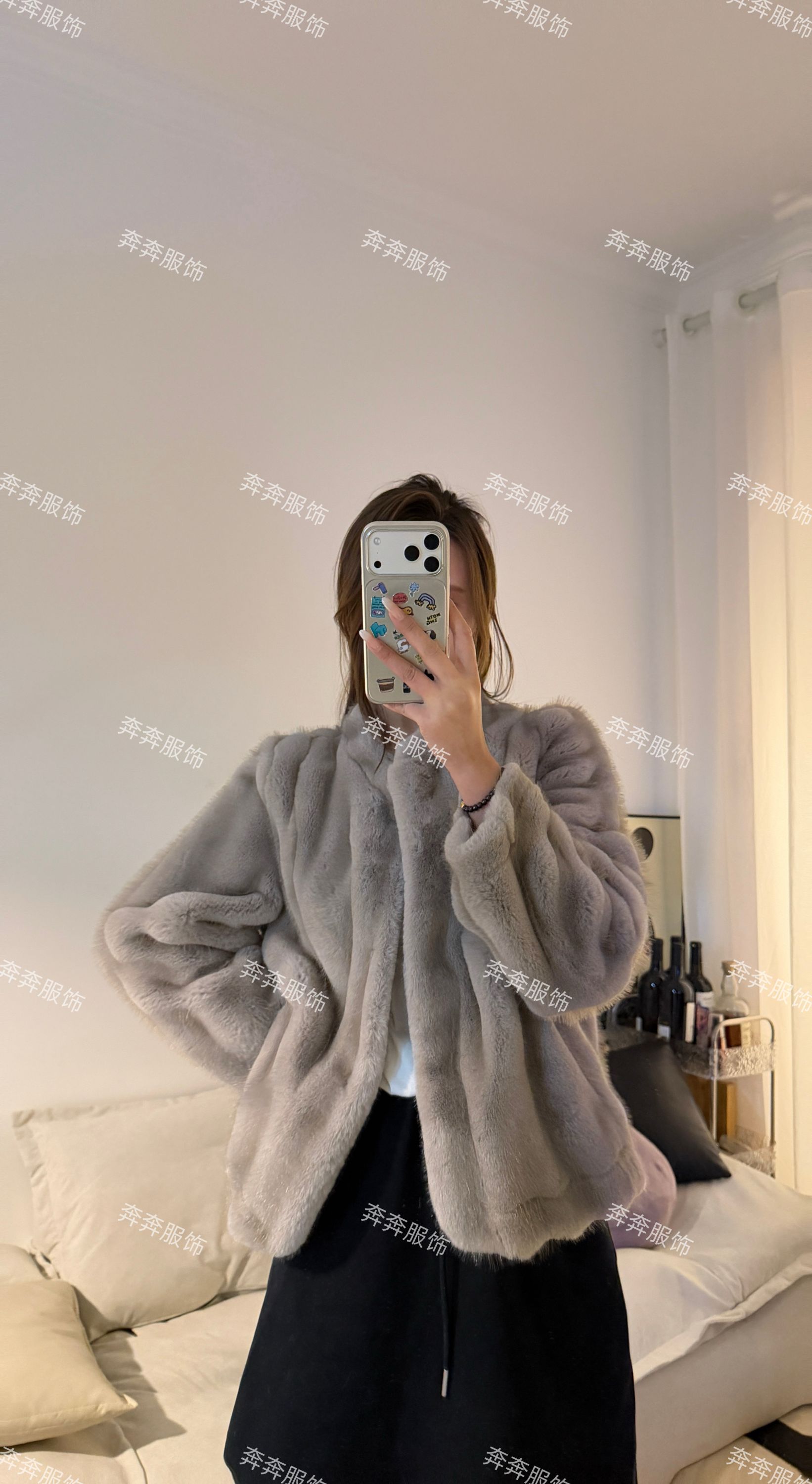 （工厂直发现货）新款轻奢千金毛毛外套显瘦高级气质短款冬季2551