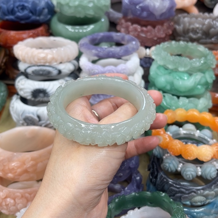 石英岩玉未镶嵌手镯