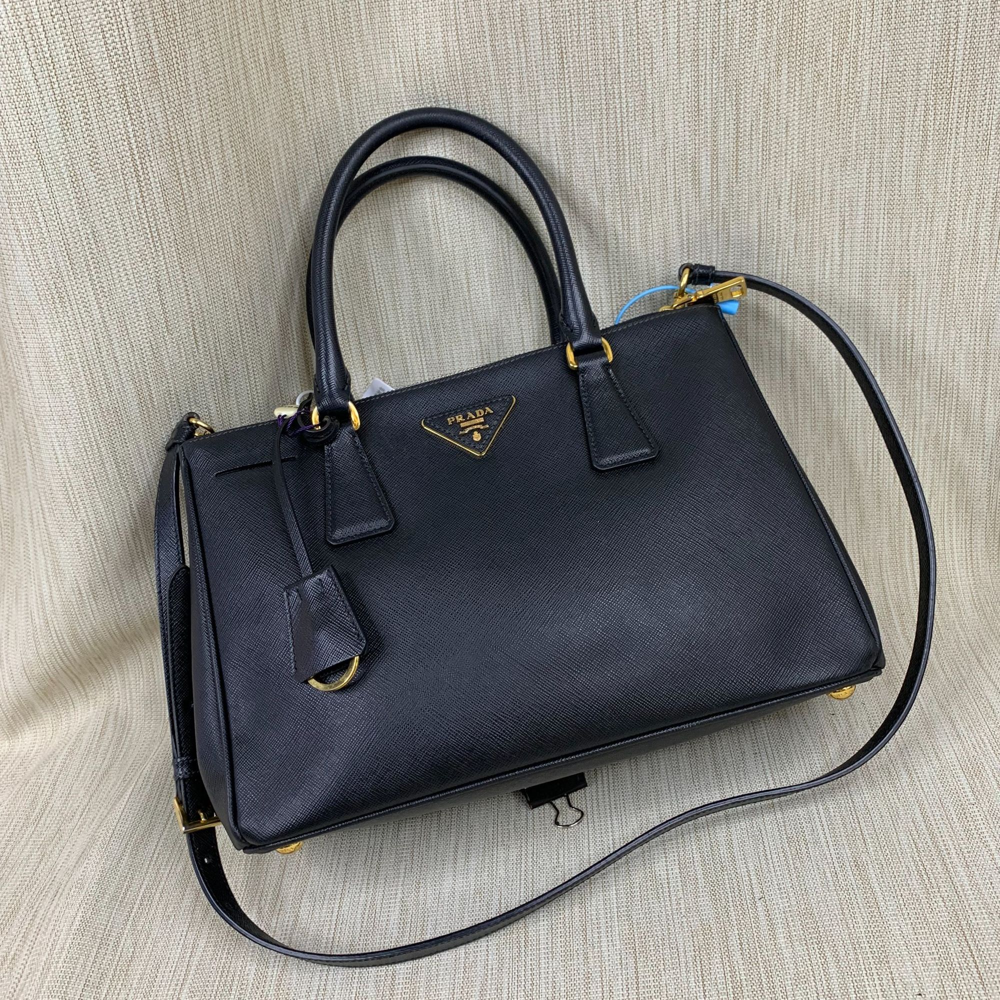 95新 Prada/普拉达 黑金杀手包/AR09227128/7128