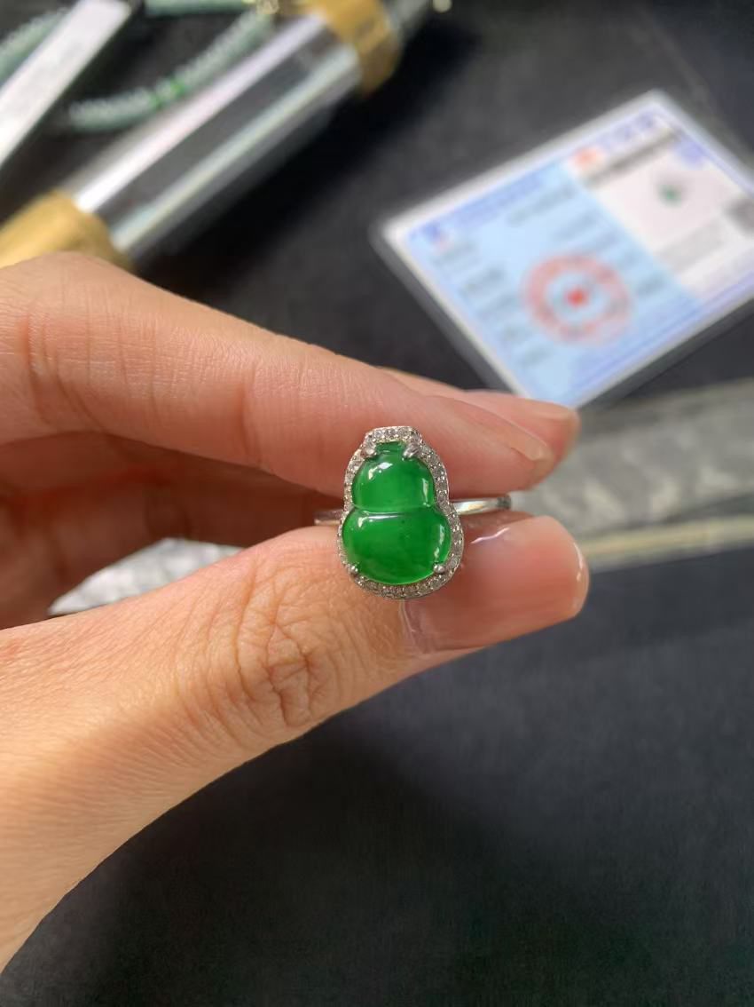 天然翡翠葫芦戒指