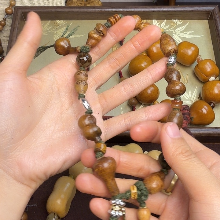 兔***妈花皮手持手串异性
