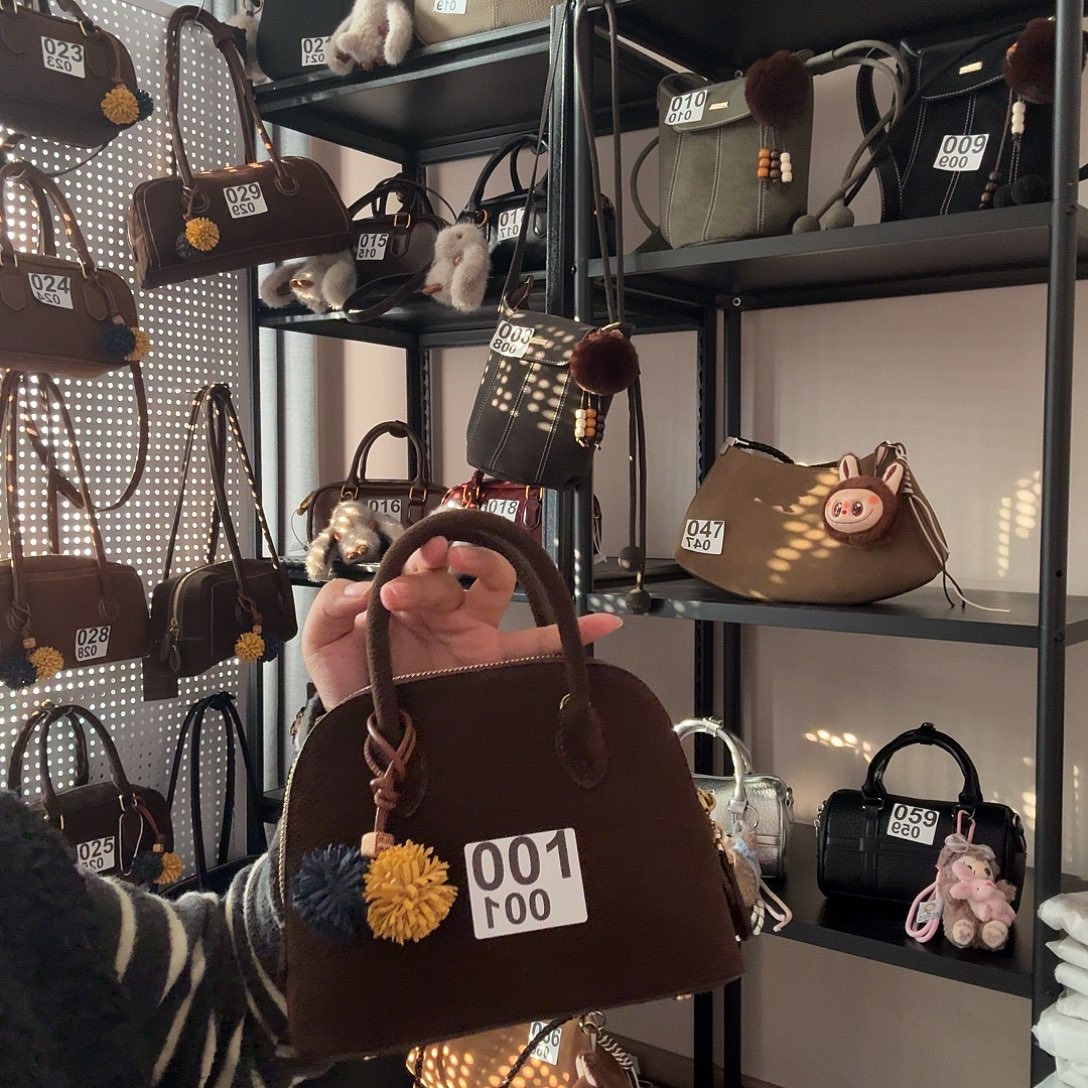 PU咖色带挂贝壳福利