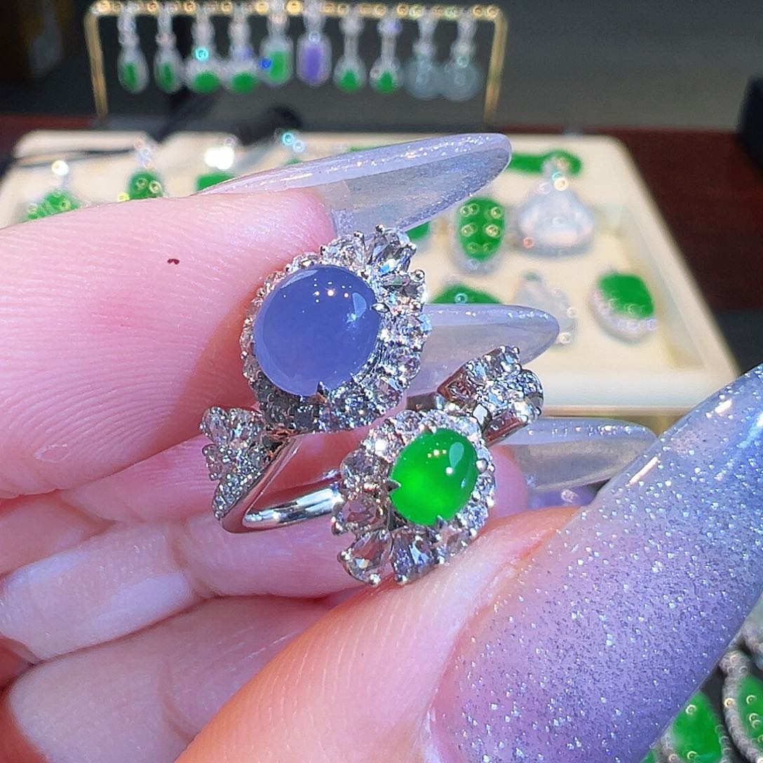 翡翠戒指18K金镶嵌翡翠