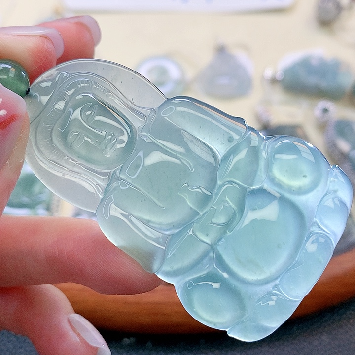 翡翠颈饰未镶嵌翡翠