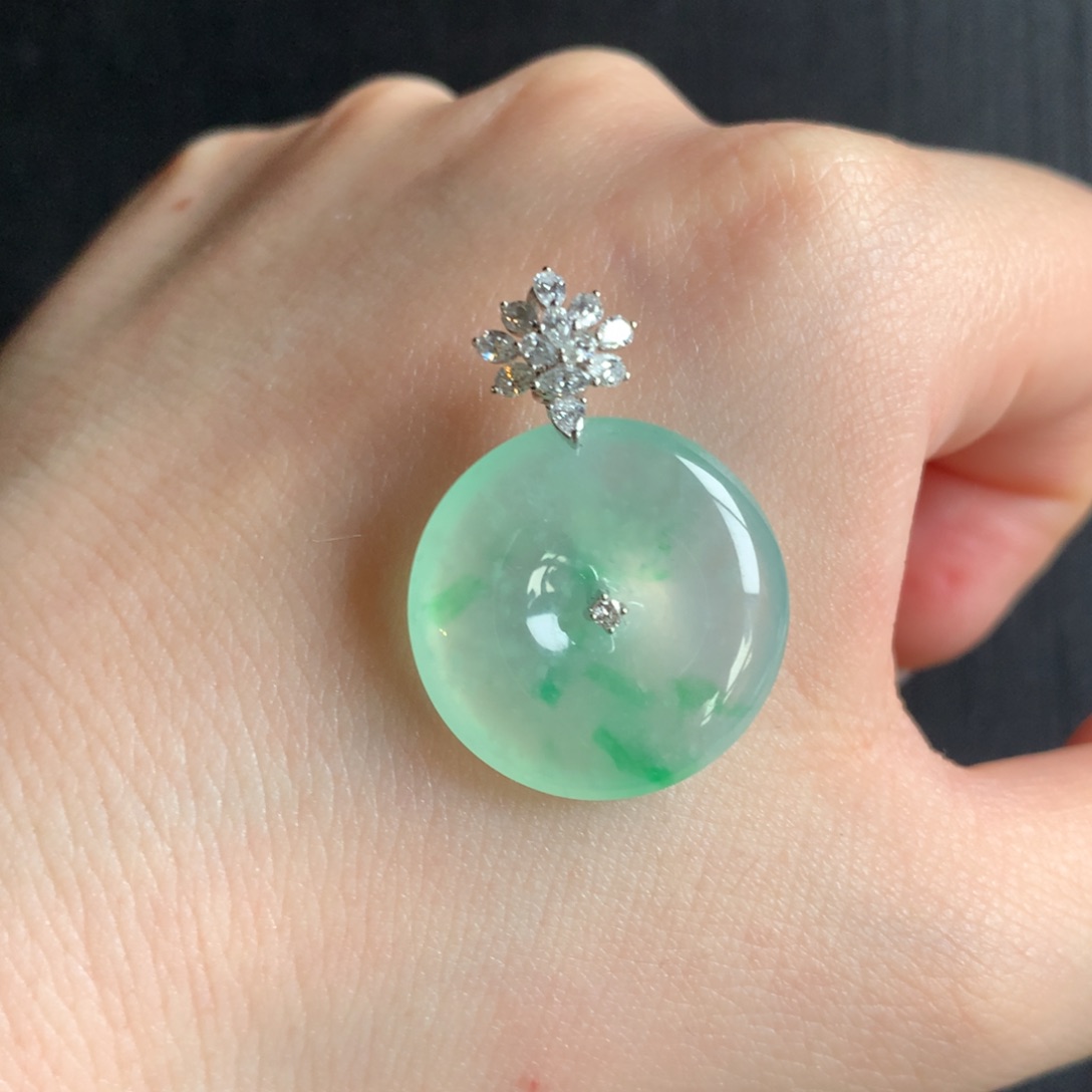 翡翠颈饰18K金镶嵌天然翡翠