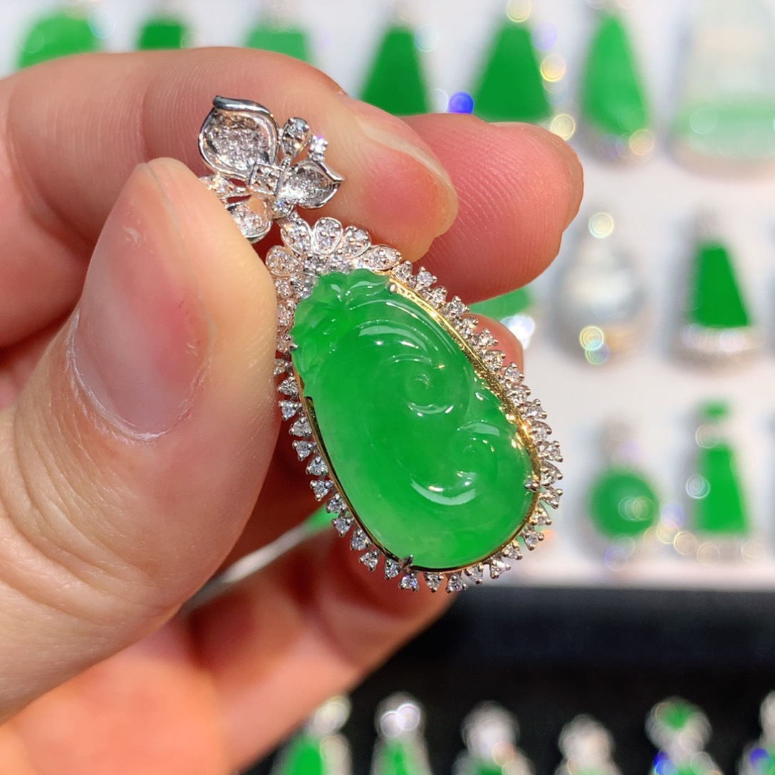 翡翠颈饰18K金镶嵌翡翠