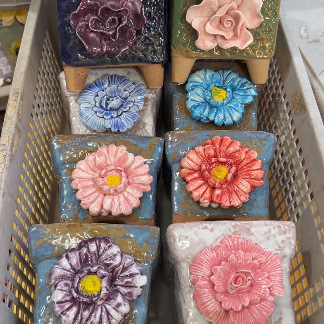 2041 花盆拍满20元发货，退款的拉黑