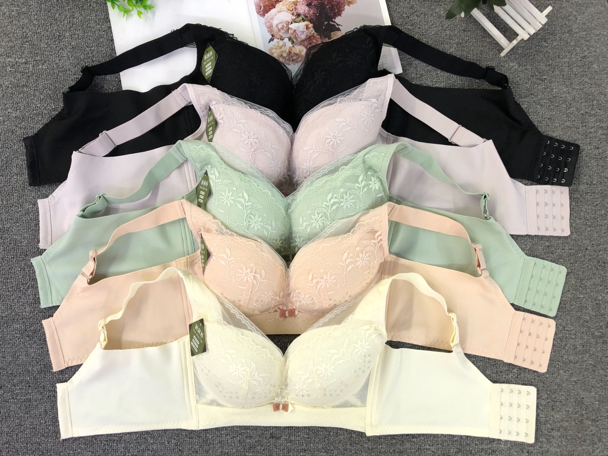 927#新款文胸无钢圈薄款透气孔防下垂收副乳洞洞调整型C杯内衣