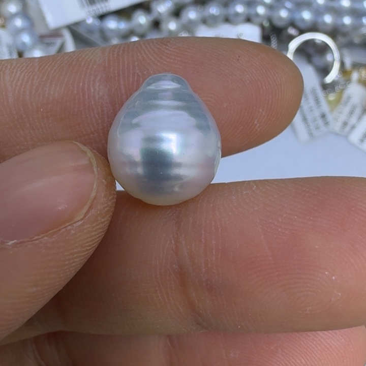 宸***麻未镶嵌海水珍珠颈饰