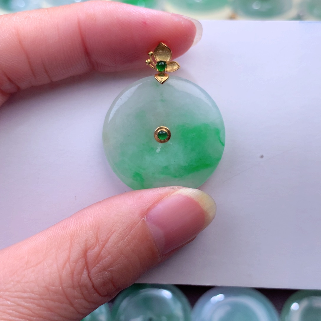 翡翠吊坠(不含链)18K金镶嵌