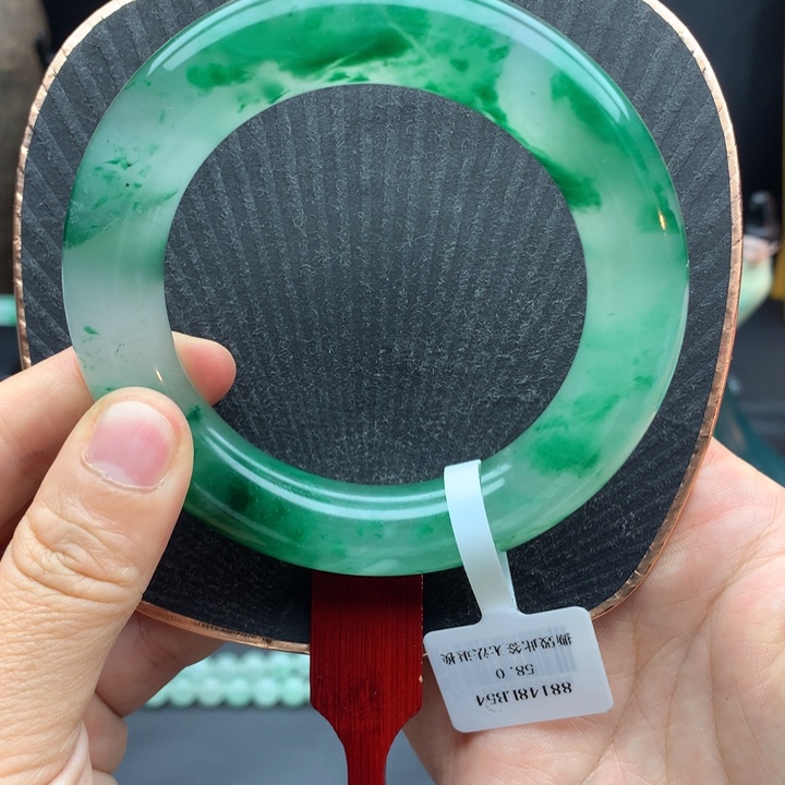 石英质玉手镯未镶嵌村**啡