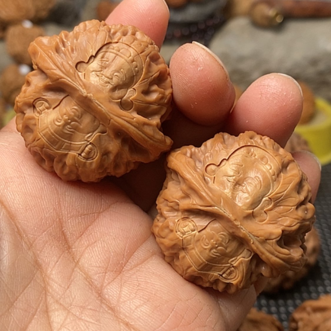 【闪购商品】把件文玩核桃雕刻宫灯