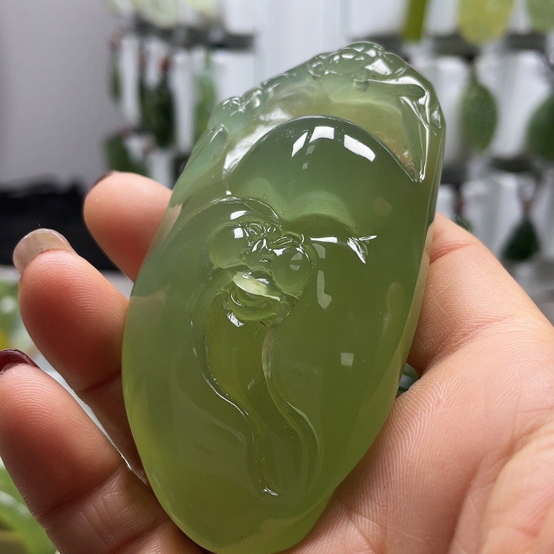 蛇纹石玉颈饰未镶嵌