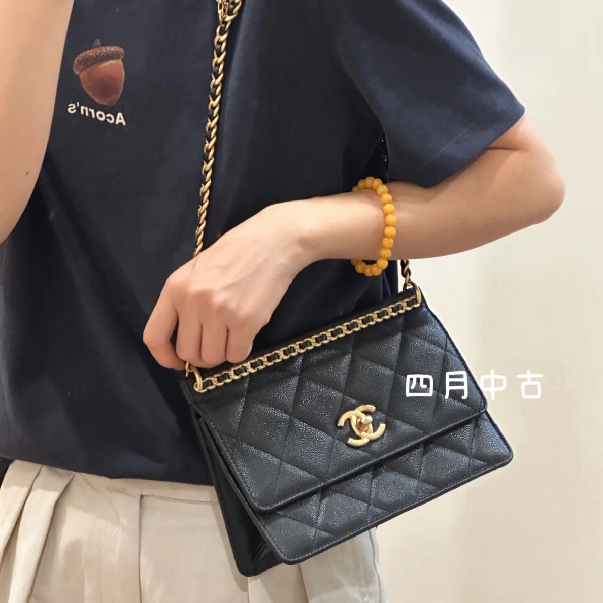 95新 Chanel/香奈儿 黑金滚边荔枝皮邮差包包