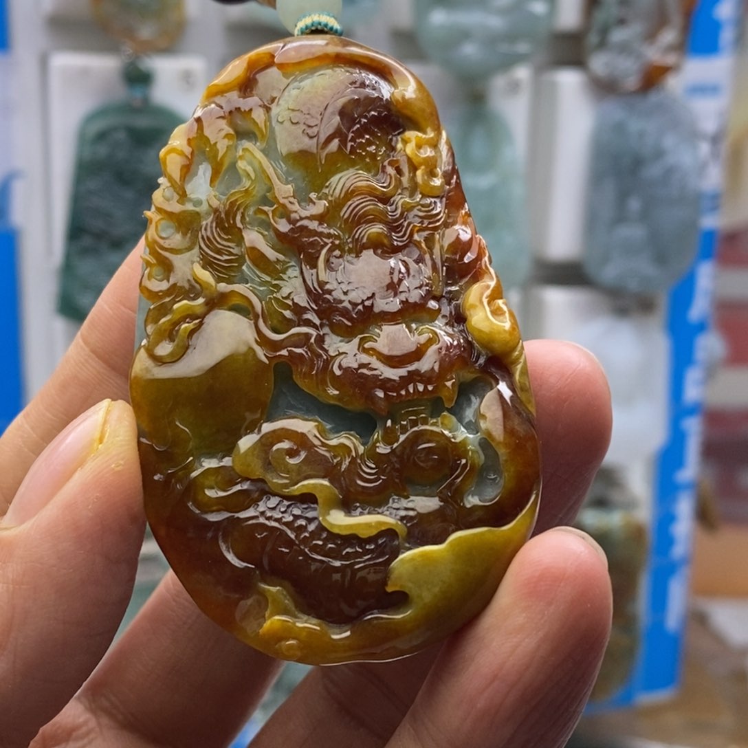 翡翠颈饰未镶嵌Y****n龙