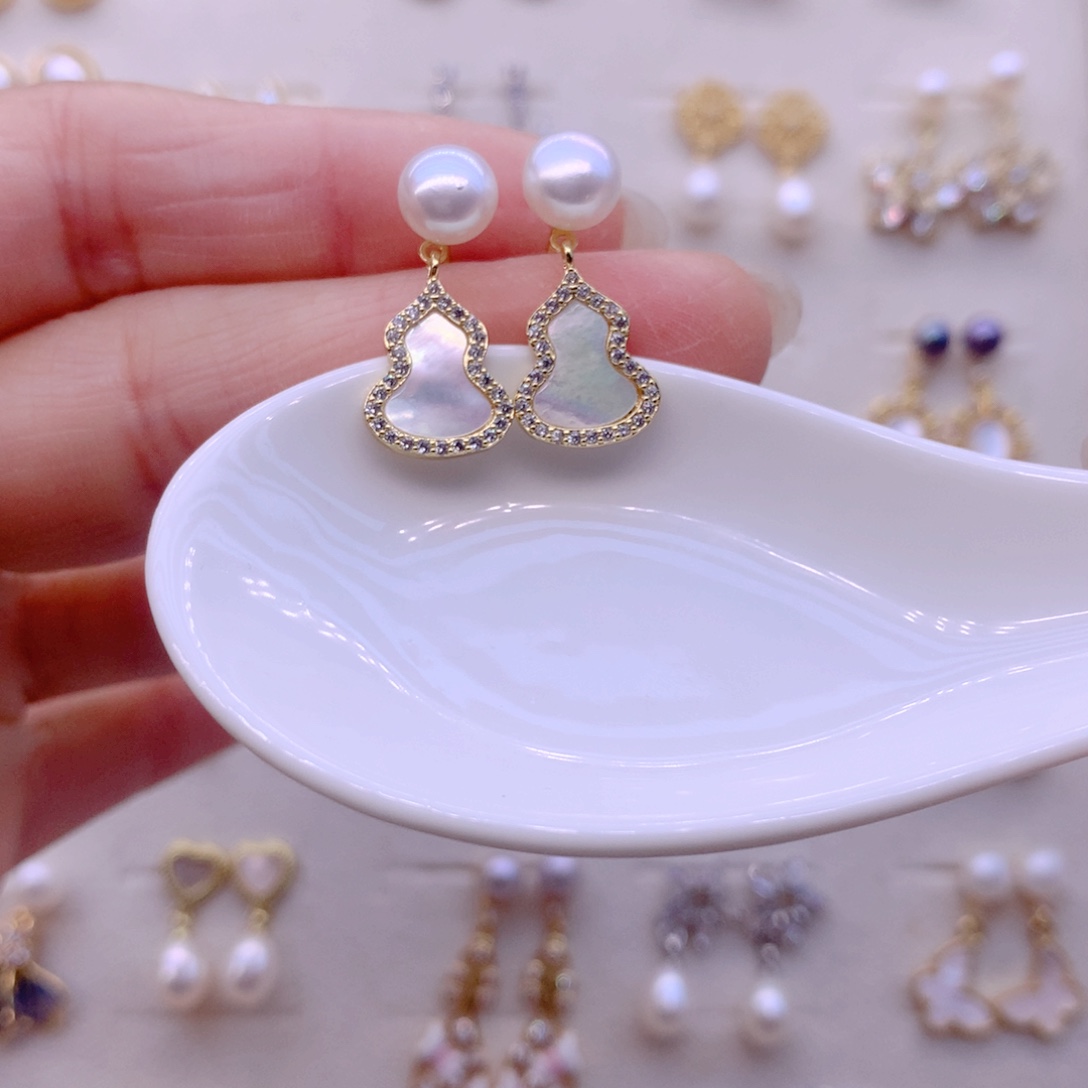 淡水珍珠合金耳饰