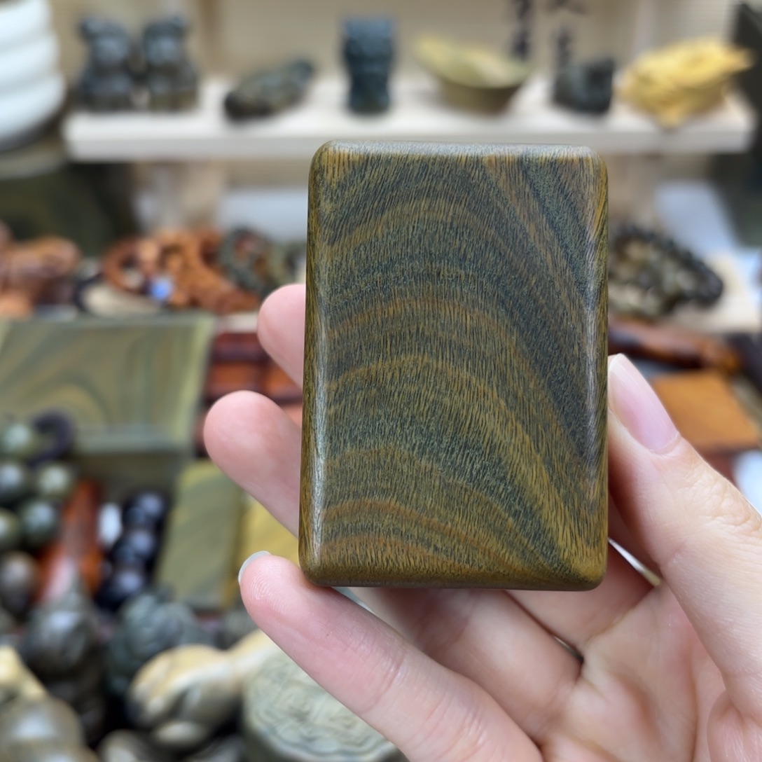 好***单木绿檀木料工艺品