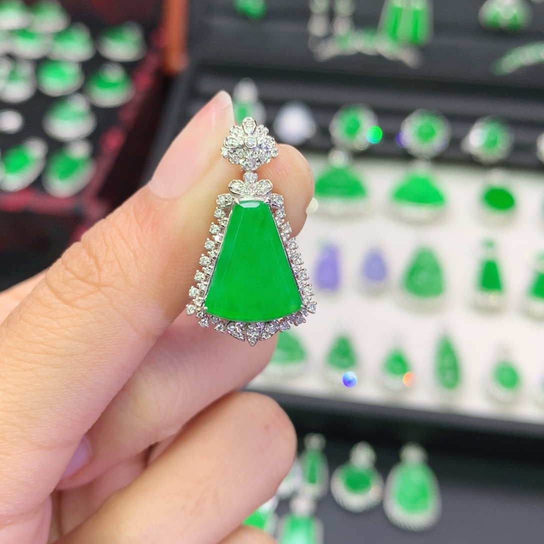 翡翠18K金镶嵌吊坠(不含链)