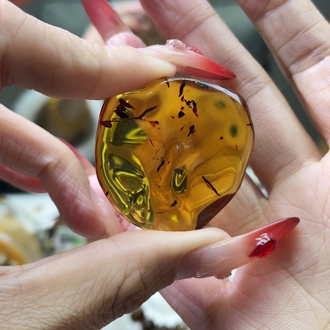 琥珀未镶嵌裸石抚顺琥珀