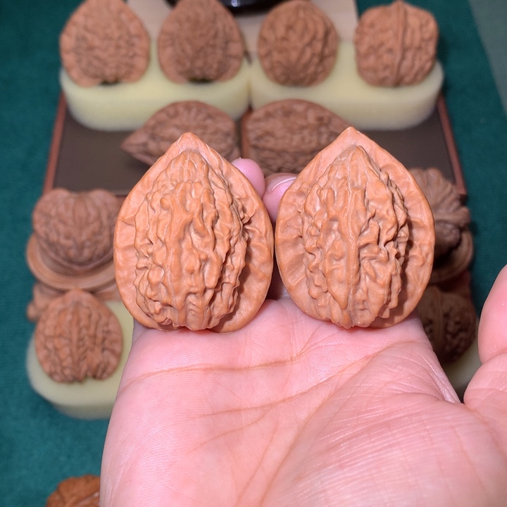 核桃文玩核桃把件大红袍