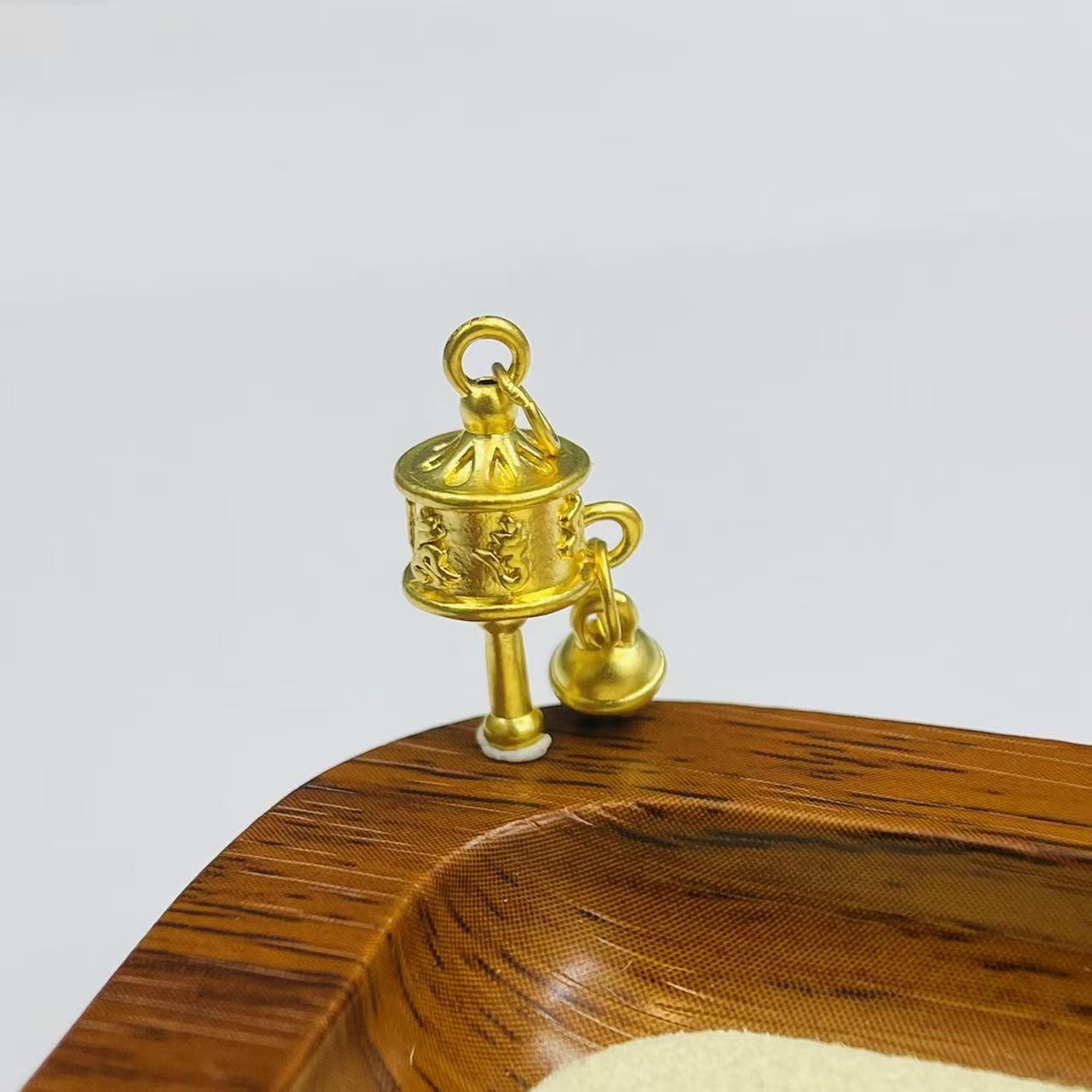 新金社黄金足金999六字真言转经筒DP0227-0510