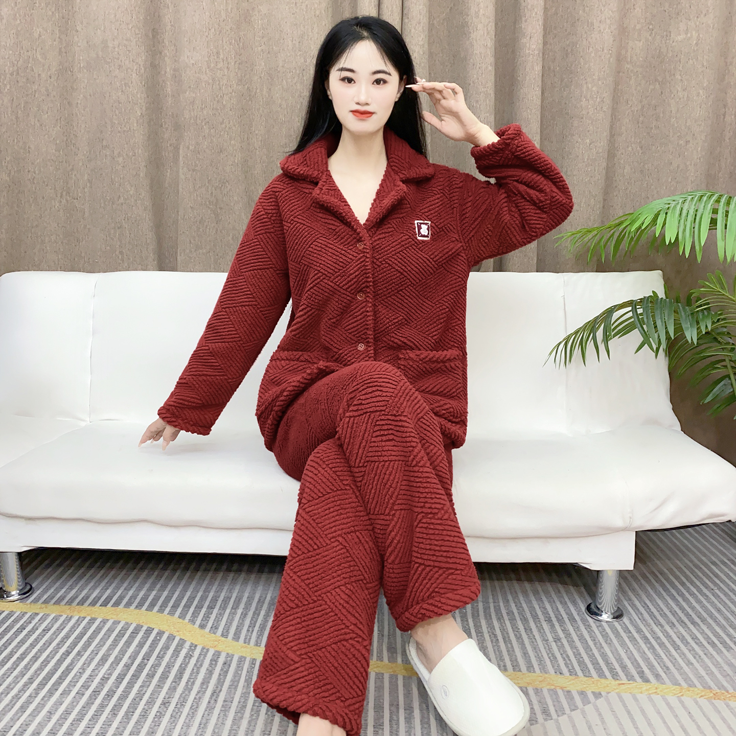 睡衣秋冬季保暖可外出家居服女士翻领加绒加厚珊瑚绒两件套装Y177