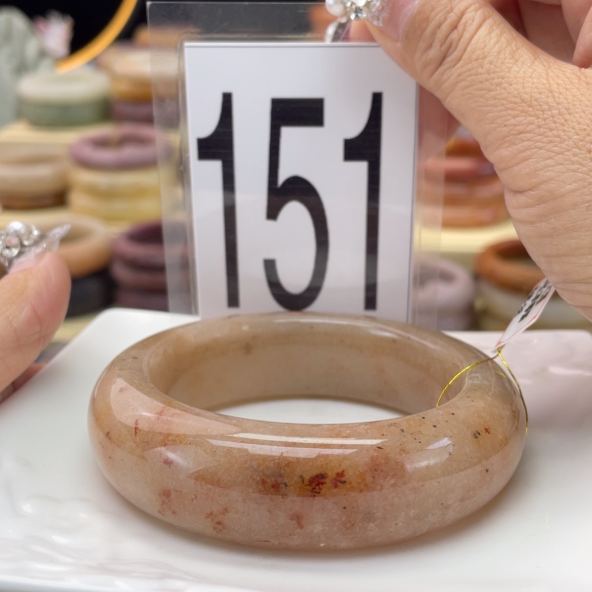 【闪购商品】石英质玉手镯未镶嵌